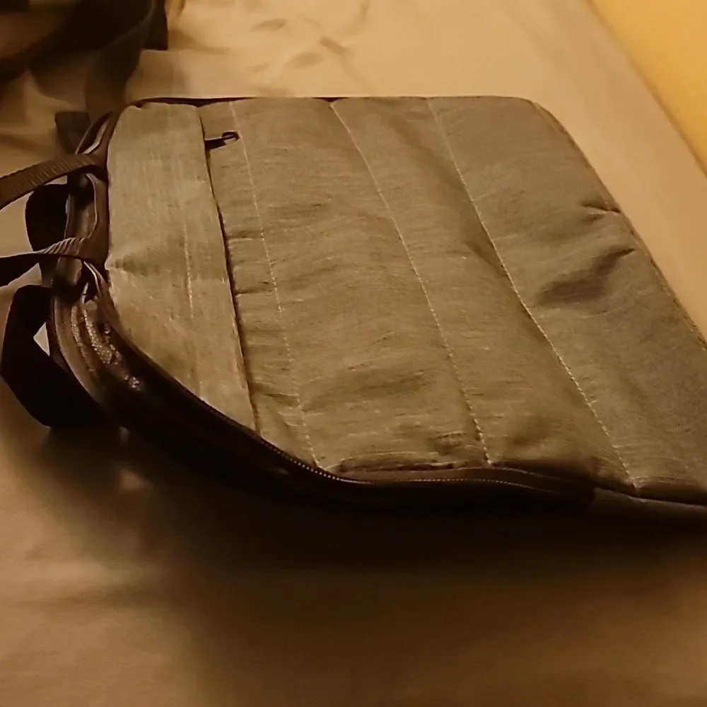 Medium and Small grey thin Polyester carry bag for Ipad or electronic tablet